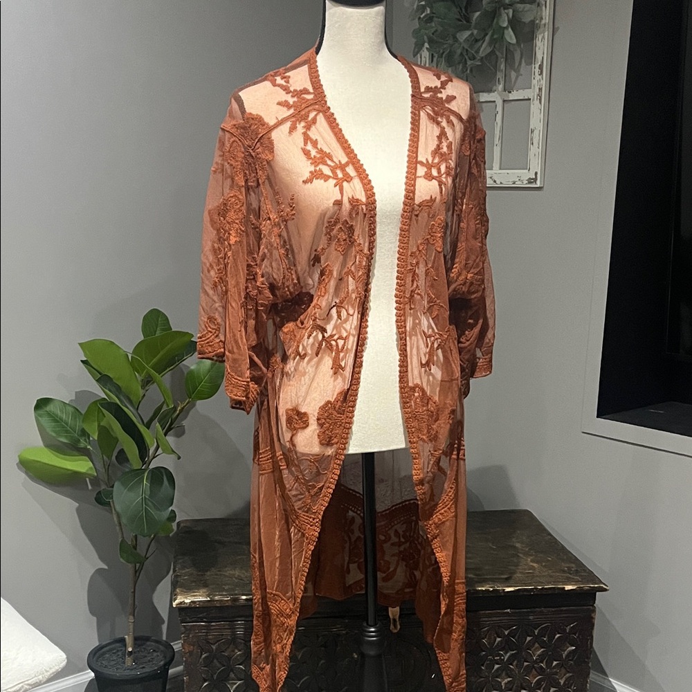 Chic Lace Kimono in Warm Rust